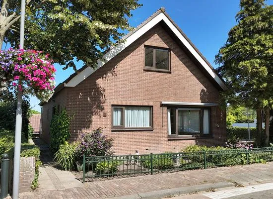 Koopwoning: Raadhuisstraat 18 in Hooge Zwaluwe - €450.000 - 158m²