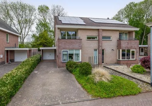 Twee-onder-één-kap te koop: Raadhuisstraat 18A, Beerta-Centrum-West Beerta