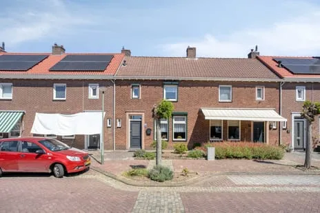 Terraced house for sale: Raadhuisstraat 26, Maasbracht Maasbracht