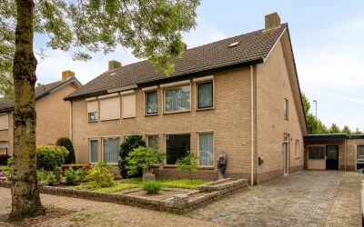 Twee-onder-één-kap te koop: Raadhuisstraat 27, Kom Nuland Nuland