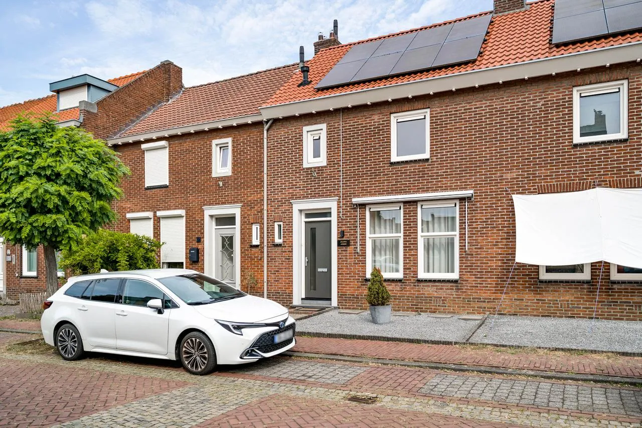 Tussenwoning te koop: Raadhuisstraat 30, Maasbracht