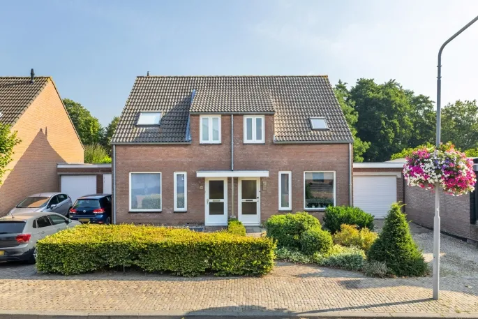 Tussenwoning te koop: Raadhuisstraat 30A, Hooge Zwaluwe