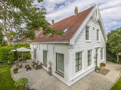 Hoekwoning te koop: Raadhuisstraat 46, Kern Zuidland Zuidland