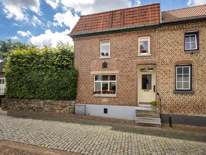 Twee-onder-één-kap te koop: Raadhuisstraat 6, Elsloo Elsloo