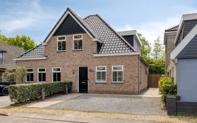 Twee-onder-één-kap te koop: Raadhuisstraat 83A, Dirkshorn (woonkern) Dirkshorn
