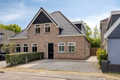 Twee-onder-één-kap te koop: Raadhuisstraat 83A, Dirkshorn (woonkern) Dirkshorn