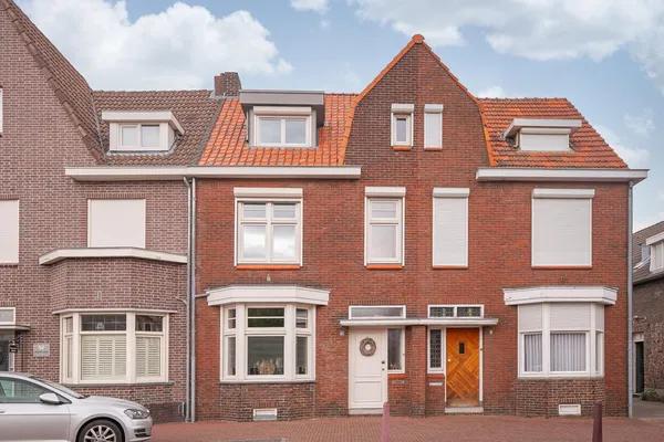 Koopwoning: Raadhuisstraat 9 in Roermond - €450.000 - 158m²