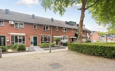 Tussenwoning te koop: Raadsherenveld 14, Matenveld Apeldoorn