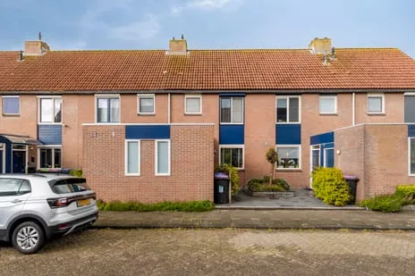 Tussenwoning te koop: Raaigras 6, Vriesland Spijkenisse