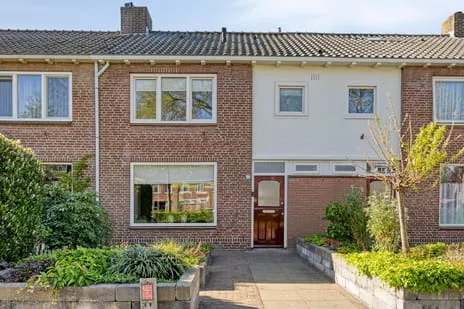 Tussenwoning te koop: Raamweg 17, Voorburg en omgeving Vught