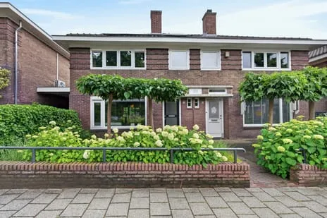 Twee-onder-één-kap te koop: Raapopseweg 12, Velperweg-Noord Arnhem