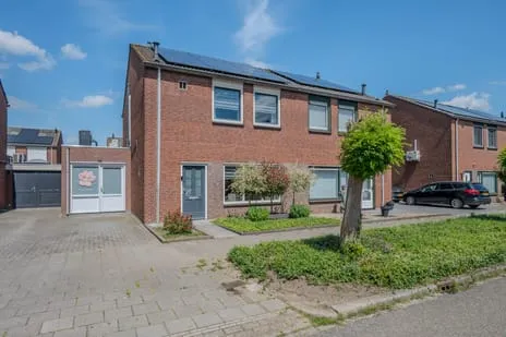 Tussenwoning te koop: Randenrade 19, Oostrum Oostrum