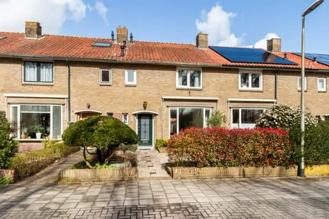 Tussenwoning te koop: Randweg 143, Midden Eng-West Bussum