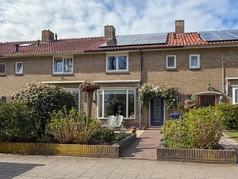 Tussenwoning te koop: Randweg 145, Midden Eng-West Bussum