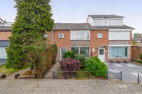Hoekwoning te koop: Ranonkelstraat 19, Bloemenoord Waalwijk