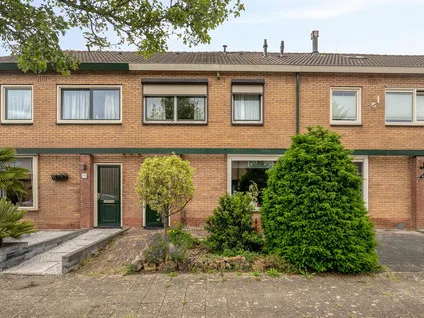 Terraced house for sale: Ranonkelstraat 30, Liefkenshoek Heteren