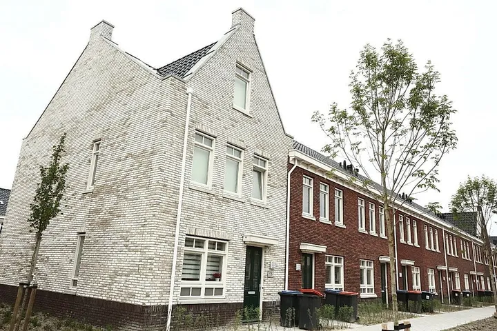 Tussenwoning te huur: Ransuil 33, Legmeer Uithoorn