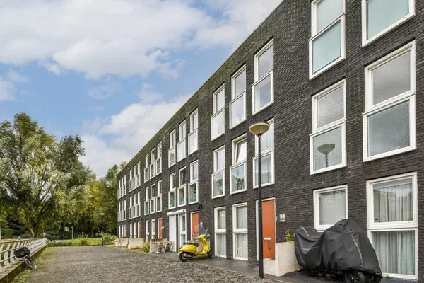 Woning te koop: Raoul Wallenberghofje, Amsterdam