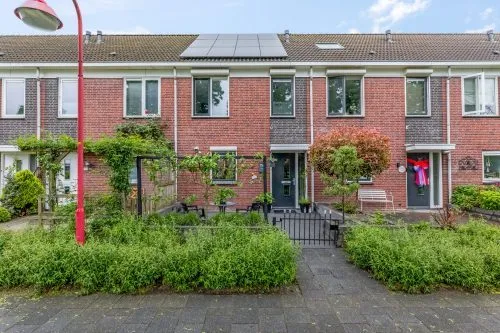Tussenwoning te koop: Raperbeek 156, Barneveld