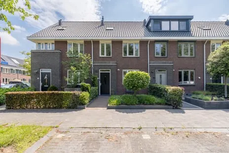 Terraced house for sale: Raperbeek 54, De Burgt Barneveld