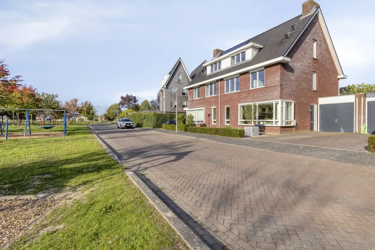 Tussenwoning te koop: Rapsodieweg 51, Rosmalen