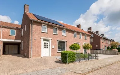 Tussenwoning te koop: Rasstraat 10, Budel Budel