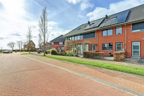 Tussenwoning te koop: Ravelijn 34, Woudrichem zuid Woudrichem