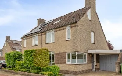 Tussenwoning te koop: Ravelstraat 18, Componistenbuurt Veenendaal