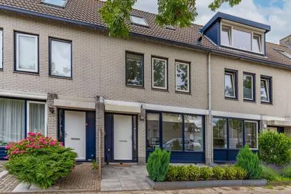 Tussenwoning te koop: Ravensbos 121, Hoofddorp Overbos Noord Hoofddorp