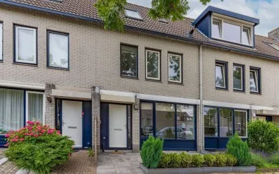 Tussenwoning te koop: Ravensbos 121, Hoofddorp Overbos Noord Hoofddorp