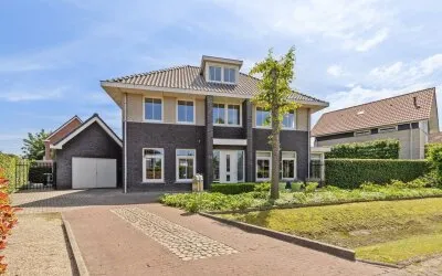 Detached house for sale: Ravensteinlaan 12, Landerije Roosendaal