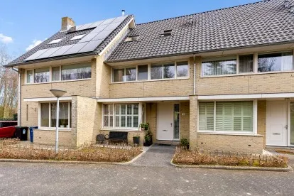 Tussenwoning te koop: Razeil 34, Noorderplassen W.-West Almere