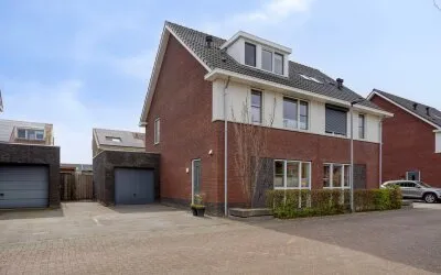 Twee-onder-één-kap te koop: Rebergenhof 9, Buurtstede Veenendaal