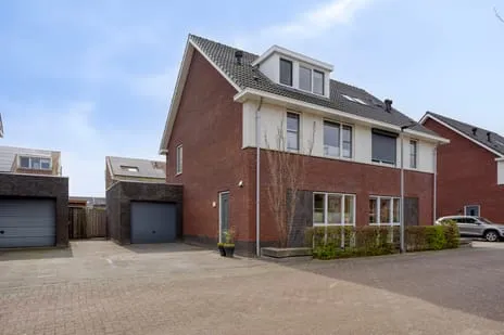 Twee-onder-één-kap te koop: Rebergenhof 9, Buurtstede Veenendaal