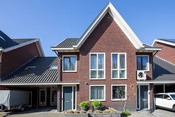 Tussenwoning te koop: Rechtsbuitenstraat 38, Kudelstaart Kudelstaart