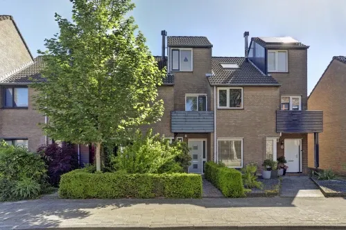 Tussenwoning te koop: Rector Buijselstraat 6, Vijf Eiken Rijen