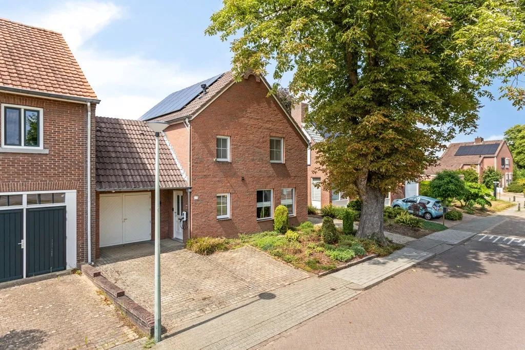 Hoekwoning te koop: Rector Hendrixstraat 27, Maasbracht