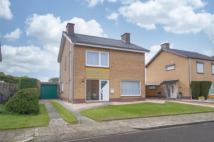 Vrijstaande woning te koop: Rector Thijssenstraat 51, Moorveld Moorveld