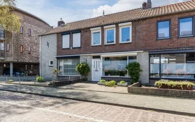 Tussenwoning te koop: Rector Buijselstraat 3, Vijf Eiken Rijen