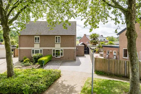 Twee-onder-één-kap te koop: Rectorijstraat 28, Swartbroek Weert