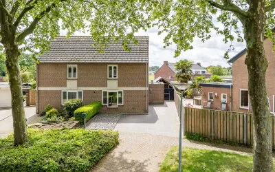Twee-onder-één-kap te koop: Rectorijstraat 28, Swartbroek Weert