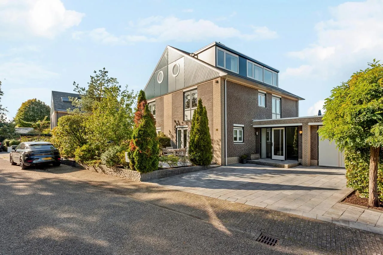 Hoekwoning te koop: Redan 36, Naarden