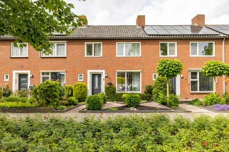 Terraced house for sale: Reddingiusweg 81, Hoogkerk-Zuid Groningen