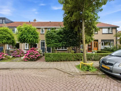 Tussenwoning te koop: Reederijstraat 5, kerkbuurt Alblasserdam