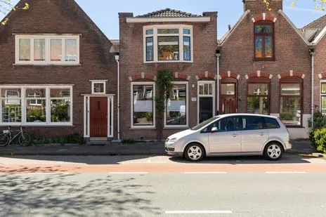 Tussenwoning te koop: Reeweg Oost 101, Indische Buurt-Zuid Dordrecht
