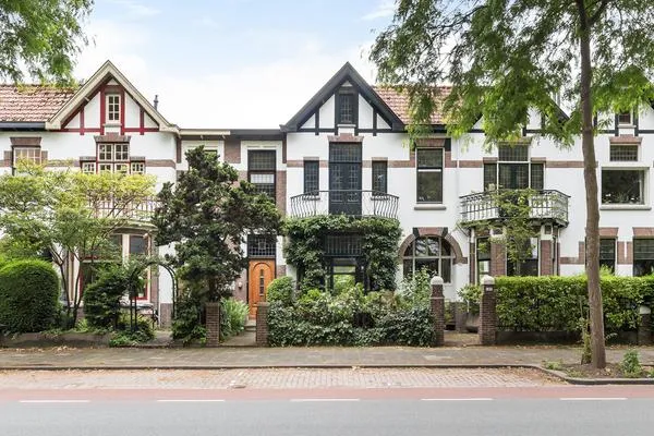 Tussenwoning te koop: Reeweg Oost 139, Indische Buurt-Zuid Dordrecht