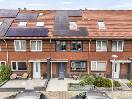 Terraced house for sale: Regenboog 28, Driehoek Rhoon