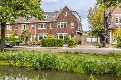 Hoekwoning te koop: Regentesselaan 14, Bloemenbuurt Haarlem