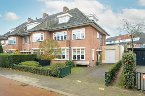 Corner house for sale: Regentesselaan 31, Ginneken Breda
