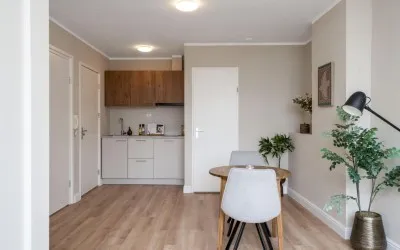 Studio te koop: Regentesselaan 344-1, Rond de Energiecentrale 'S-Gravenhage